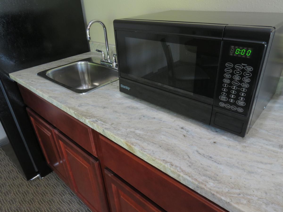 Edgewater Hotel And Suites Put-in-Bay Extérieur photo