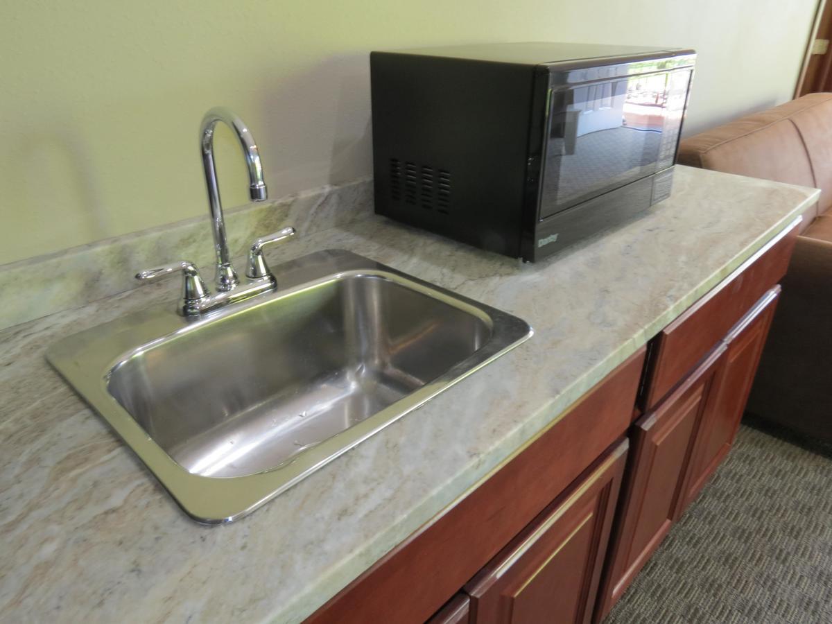 Edgewater Hotel And Suites Put-in-Bay Extérieur photo